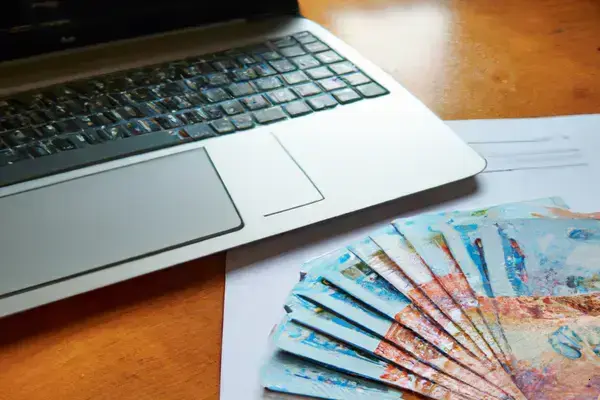 Some Canadians May Receive Over $2,400 in CRA Benefits in 2026 – Check What You Qualify For